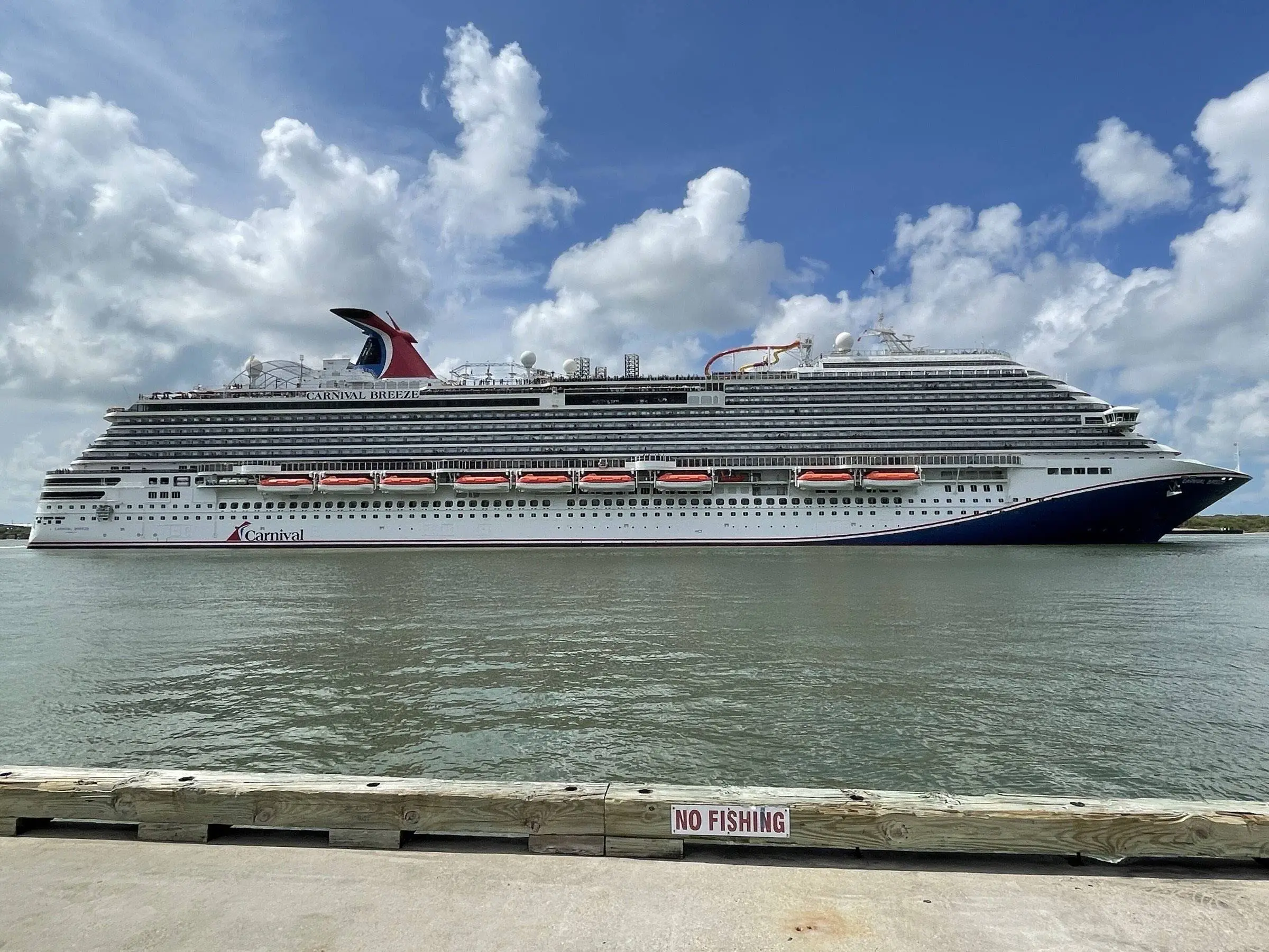 Carnival Breeze departing Galveston