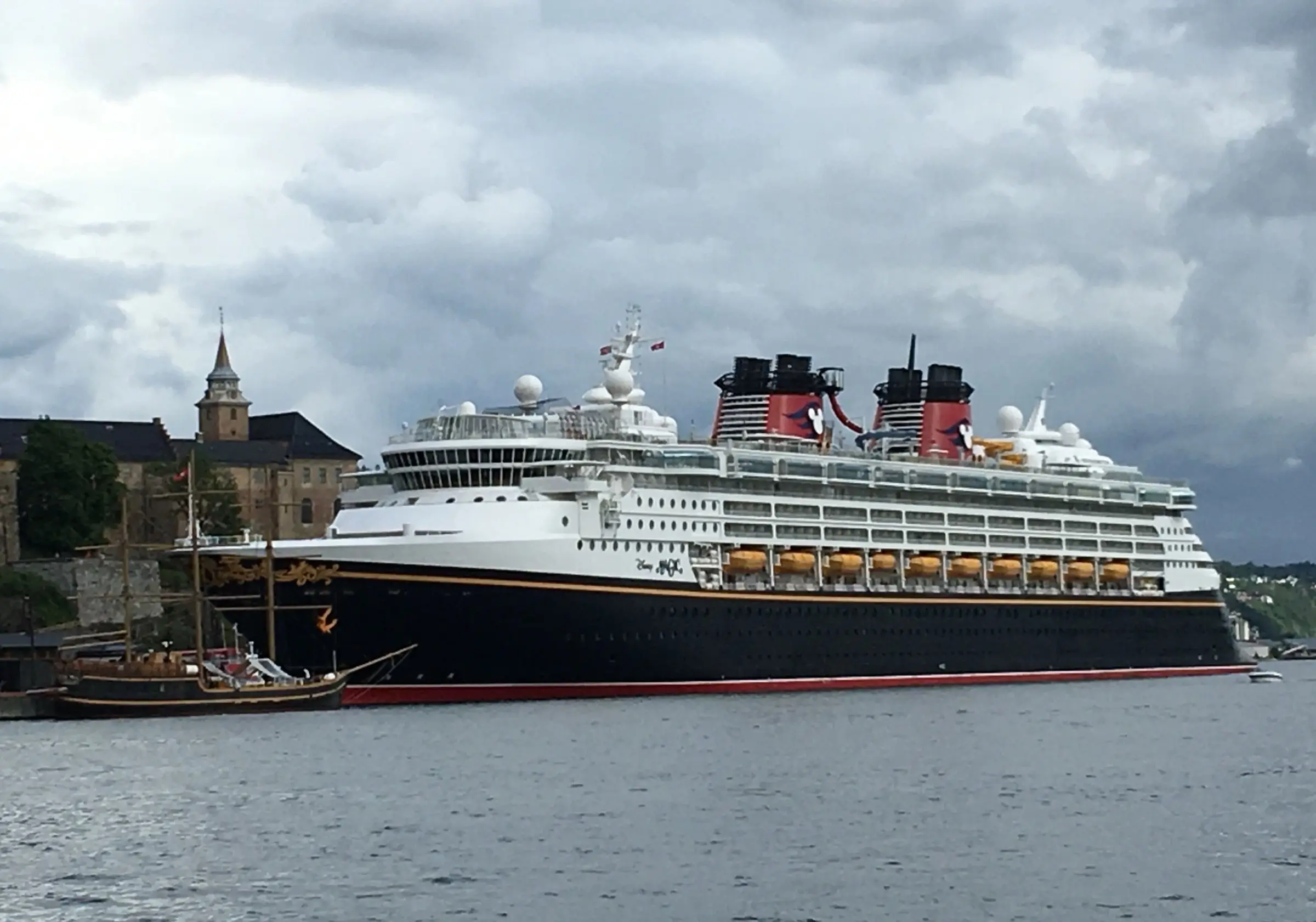 Disney Magic leaving Oslo harbour
